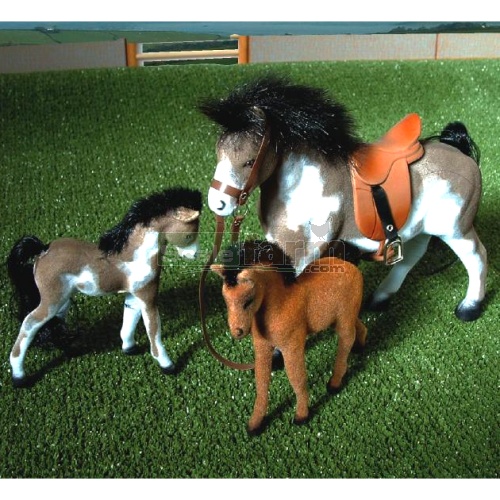 One Horse and Two Foal Set