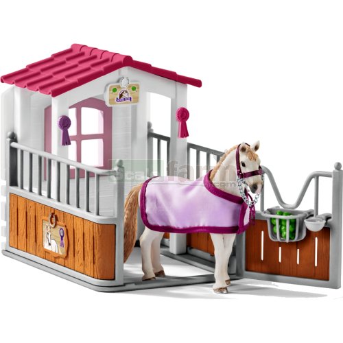 Horse Stall with Lusitano Mare