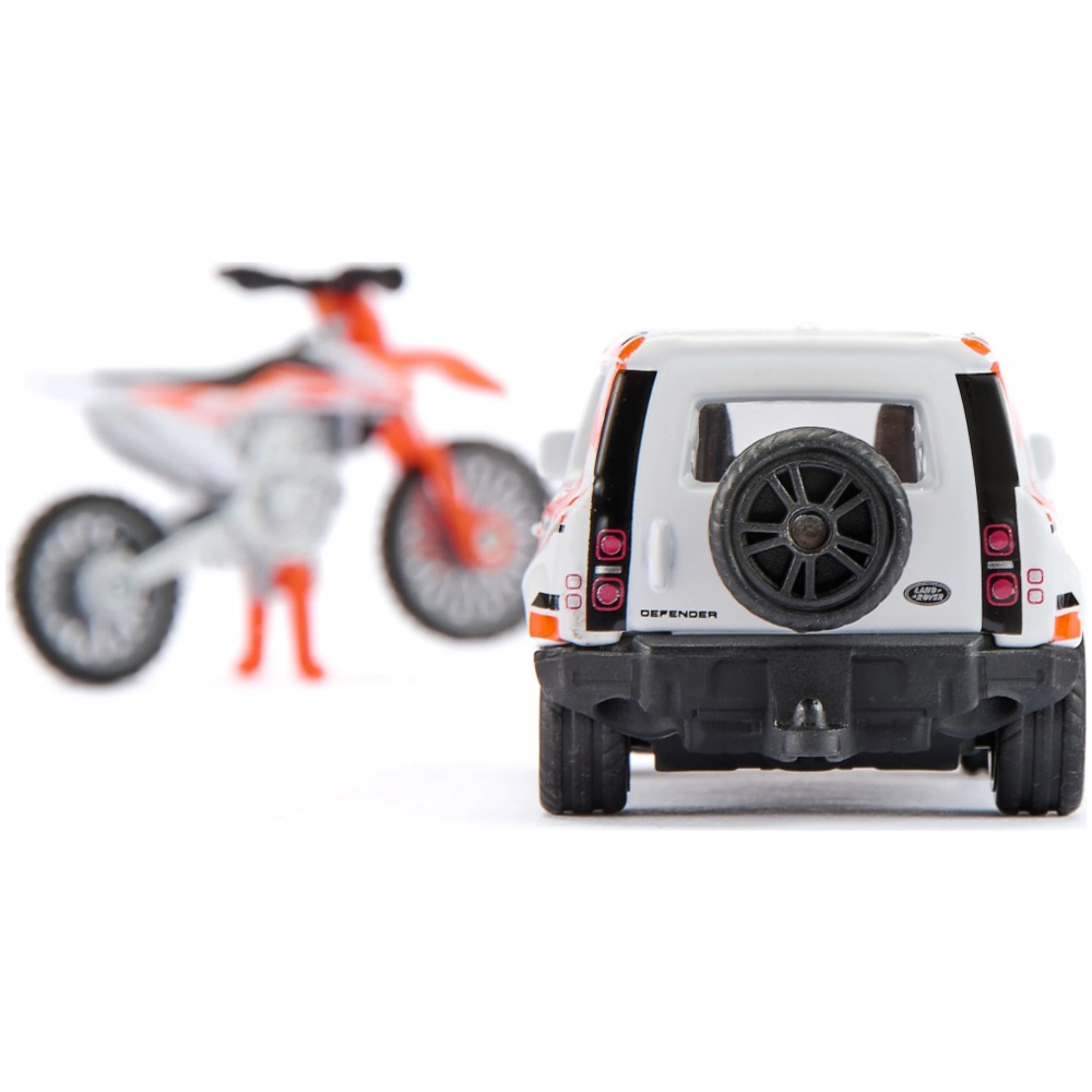 Land Rover Defender with KTM 450 SX-F Motorbike - Image 2