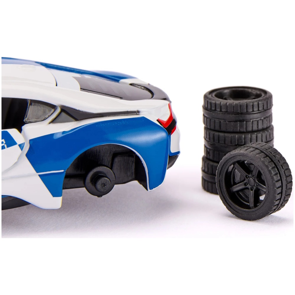 BMW i8 - Safety Car - Image 2