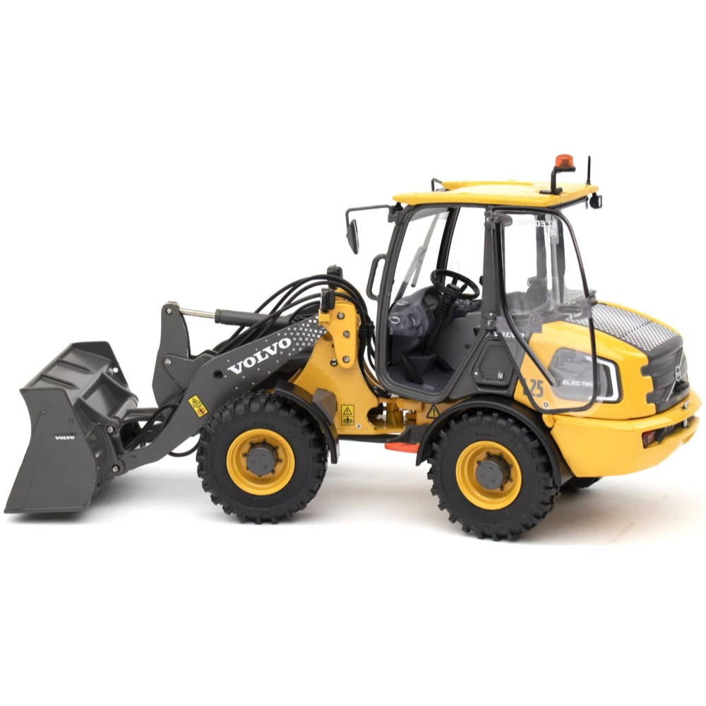 Volvo L25 Electric Compact Wheel Loader - Image 3