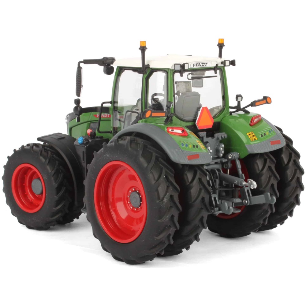 Fendt 726 Vario Tractor with Dual Wheels - Image 2