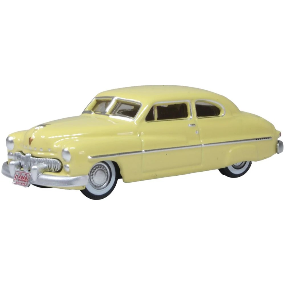Mercury 8 Coupe (1949) - Calabash Yellow