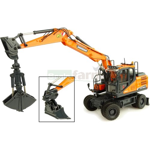 Doosan DX 160W Wheeled Excavator with Tilting and Clamshell Buckets