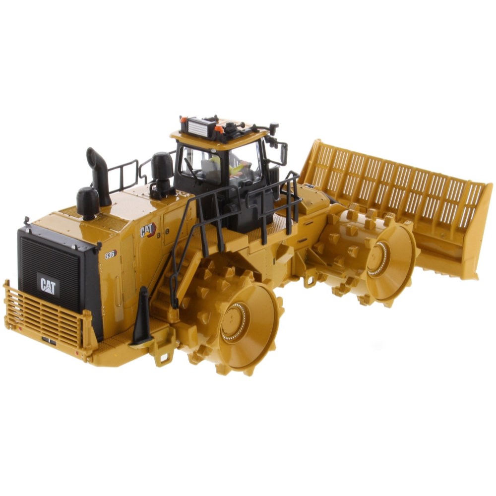 CAT 836 Landfill Compactor - Image 4