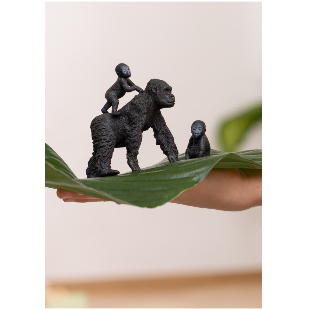 Gorilla Family - Image 2