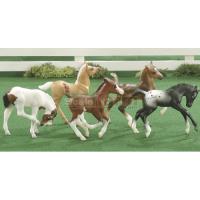 Preview Stablemates Fun Foals Gift Collection
