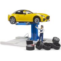 Preview bWorld Car Service Station and Bruder Roadster - Image 1