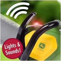 Preview John Deere Motorised Chainsaw with Lights and Sounds - Image 2