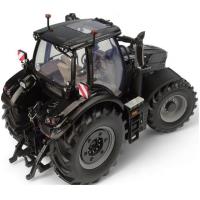 Preview Deutz-Fahr 7250 TTV Warrior Tractor - Gloss Black - Image 1