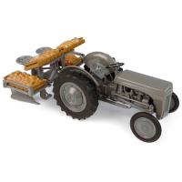 Preview Ferguson TE20 Tractor with Ferguson Potato Planter